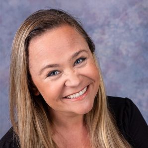Hillary Pearson directs Cabrillo Playhouse’s production of Home, I’m Darling.